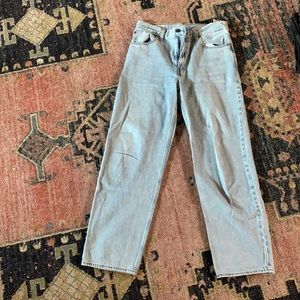 Light wash Levi dad jeans
